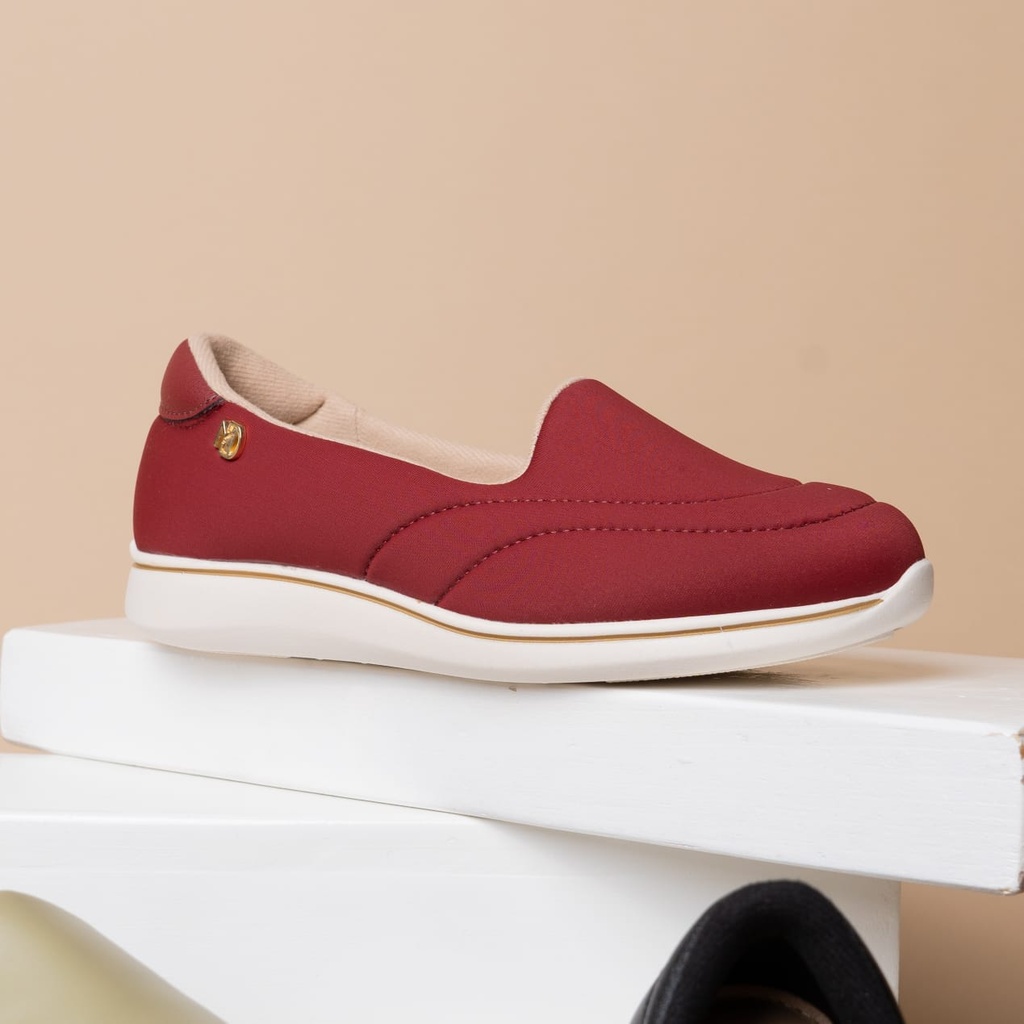 7358.222 MODARE TENIS VINO LICRA