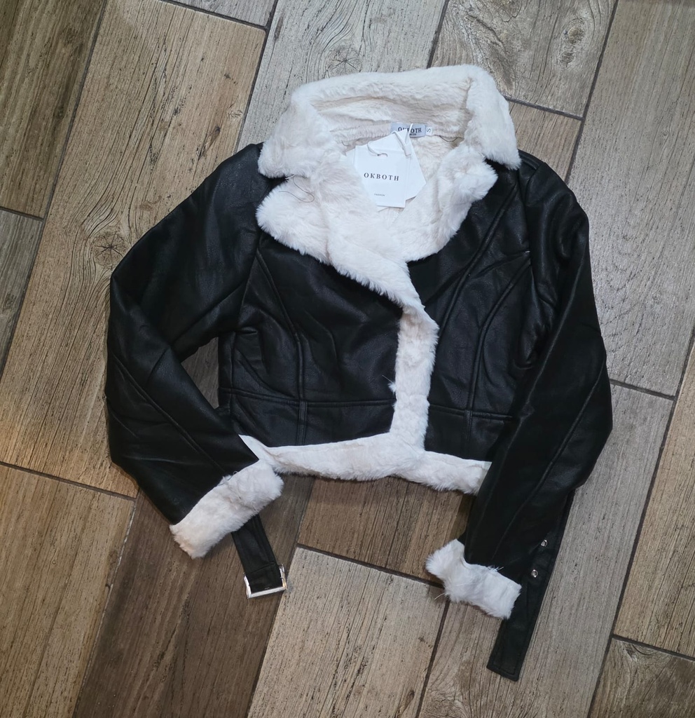 XW2976 CHUMPA CORTA CINCHO NEGRO PELUCHE BLANCO