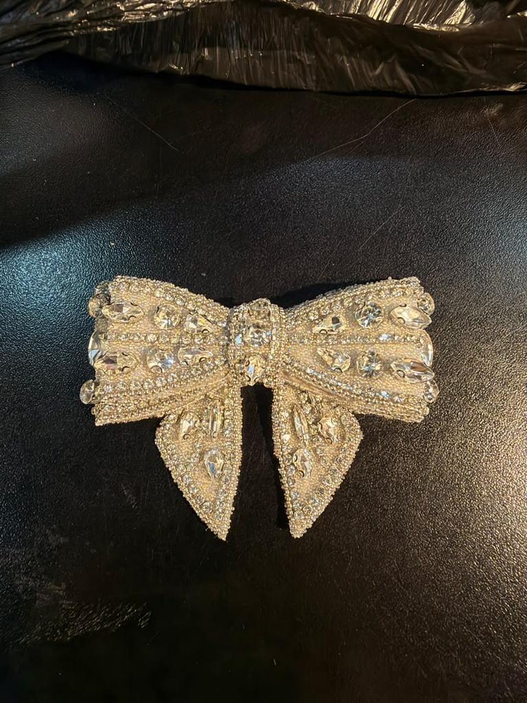 7750 CLIP DORADO PEDRERIA