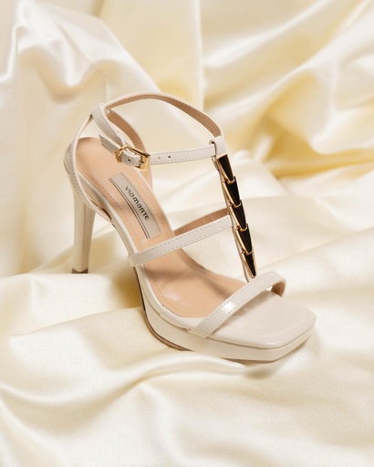 406004 VIAMARTE SANDALIA CREMA VERNIZ