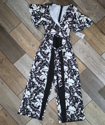 ENTERIZO AMARA FLOREADO NEGRO